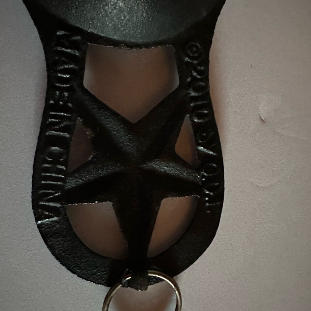 A trivet - Picture 5 of 7